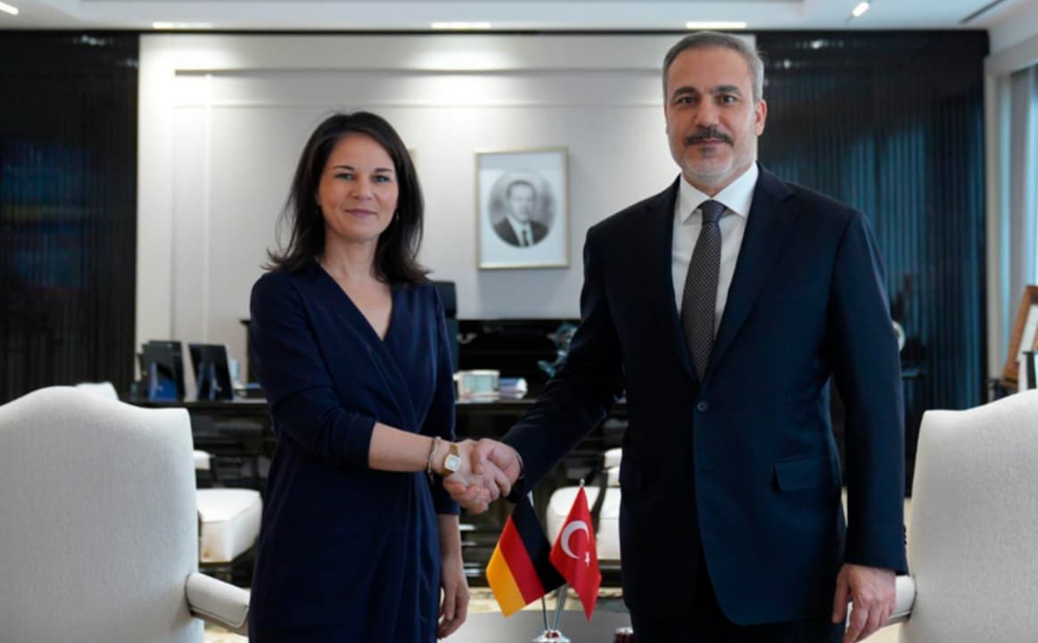 Türkiyə və Almaniya XİN başçıları arasında görüş olub