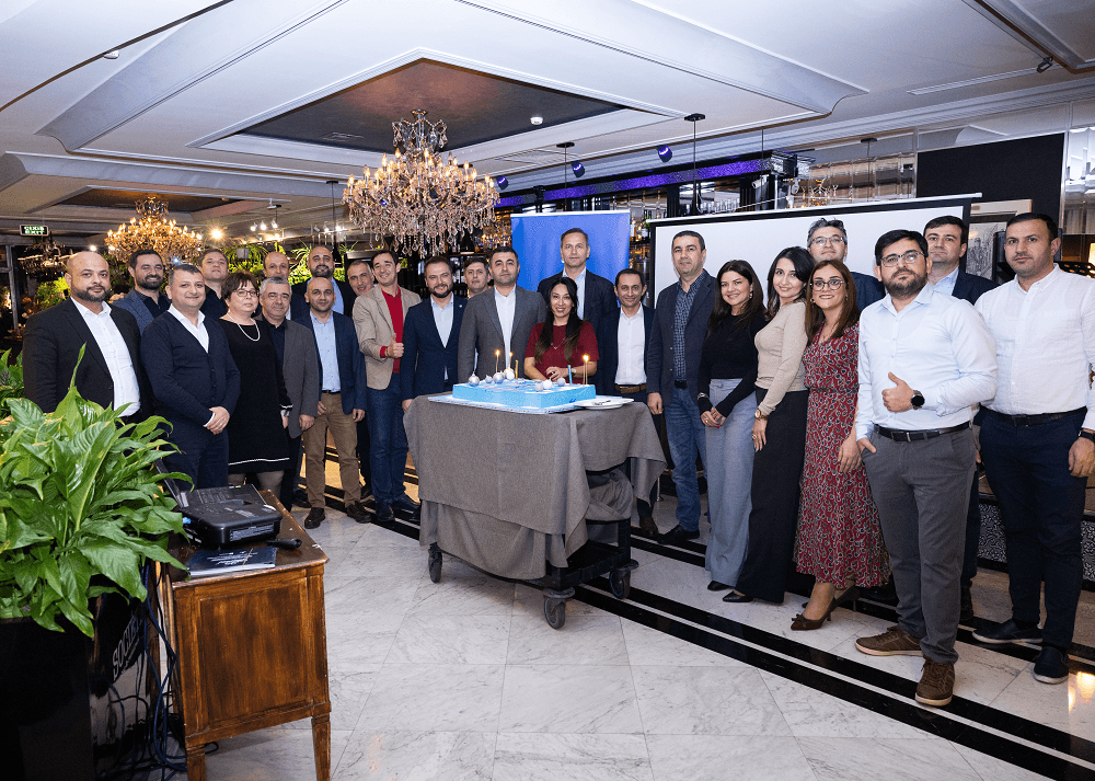 “AzInTelecom”
və
“Azfina”şirkətlərini bir araya topladı