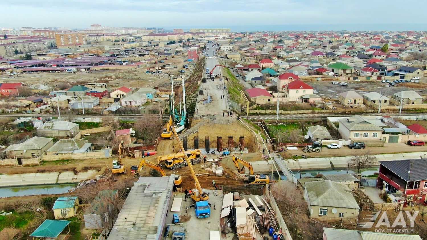 Yeni körpü: Tikinti işləri davam edir