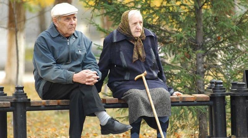 Maddi yardıma ehtiyacı olan valideynlərə aliment: Hüquqi tələblər və şərtlər