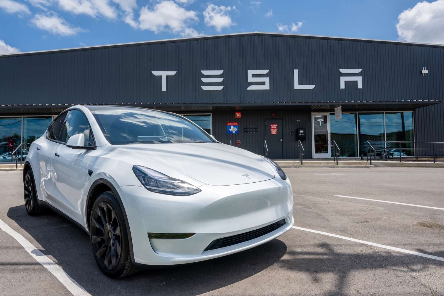 Tesla brendi Avropa və ABŞ-da etibarını itirir