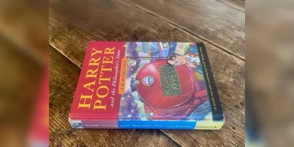 “Harri Potter və Fəlsəfə Daşı” kitabının nadir nüsxəsi 40 000 funt-sterlinqə satılacaq
