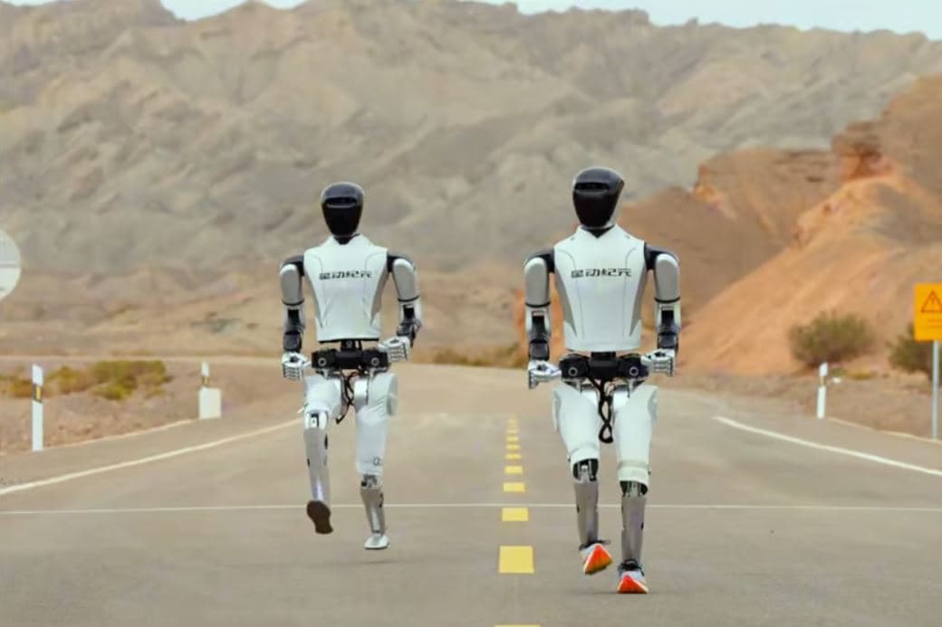 Pekində dünyanın ilk İnsan-Robot yarımmarafonu keçiriləcək