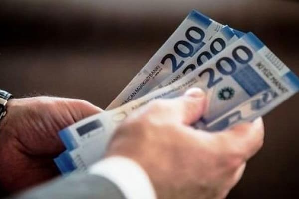 Azərbaycanda
muzdla çalışan işçilərin orta aylıq nominal əməkhaqqı 8% artıb