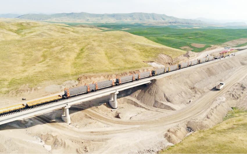 Horadiz–Ağbənd dəmir yolu – Naxçıvanın “dəmir qapı”sı