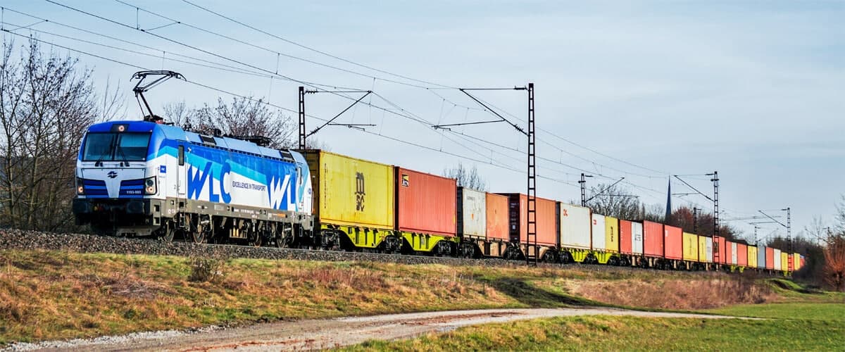 Azərbaycanda dəmir yolu nəqliyyatı ilə beynəlxalq yük daşımaları 2 % azalıb