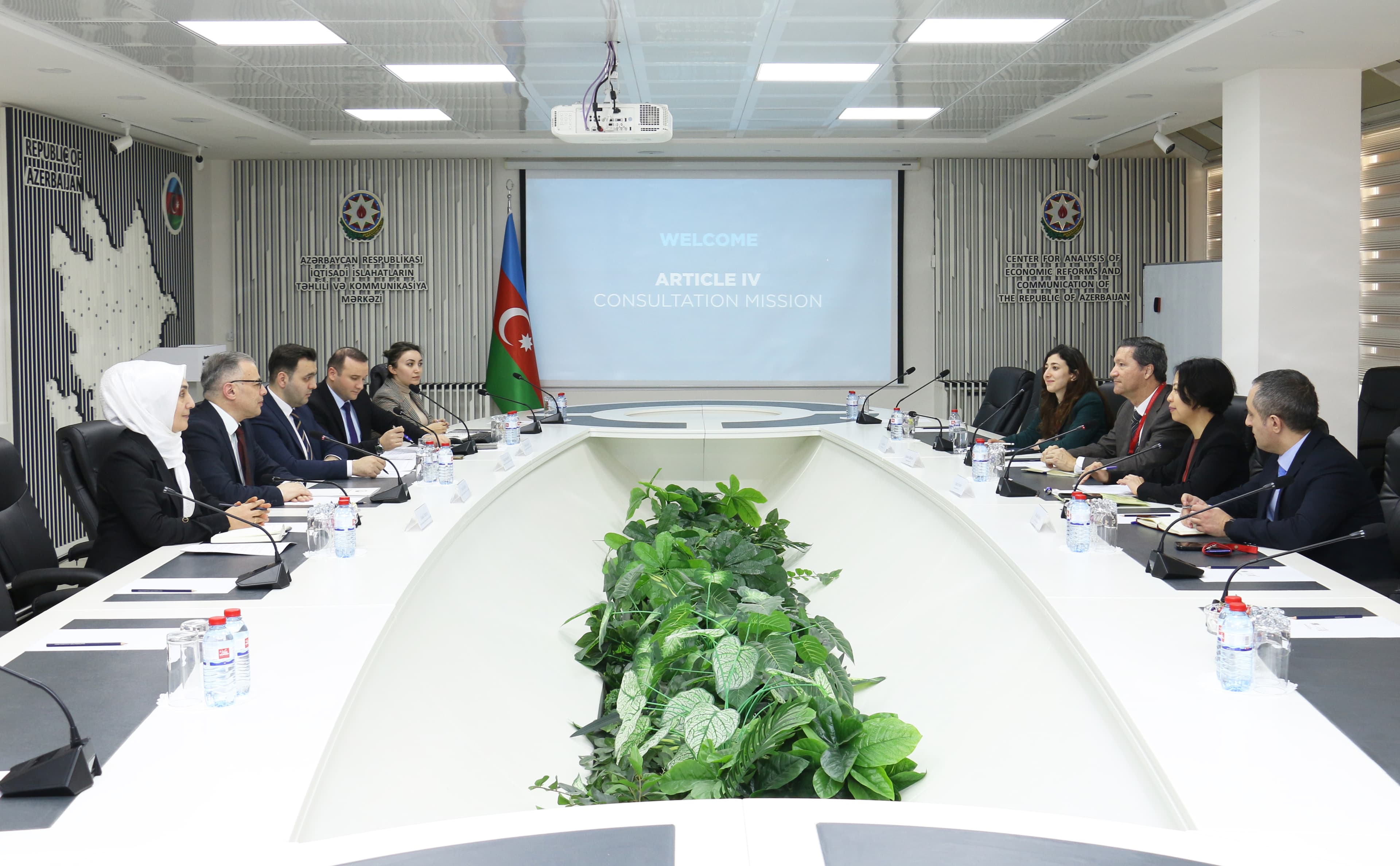 Vüsal Qasımlı BVF-nin IV Maddə Məsləhətləşmələri üzrə missiyasını qəbul edib