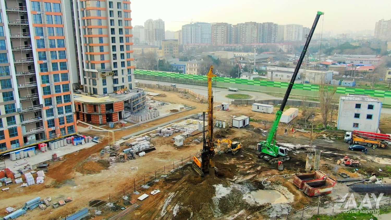 Paytaxtda yeni yolun inşasına start verilib
