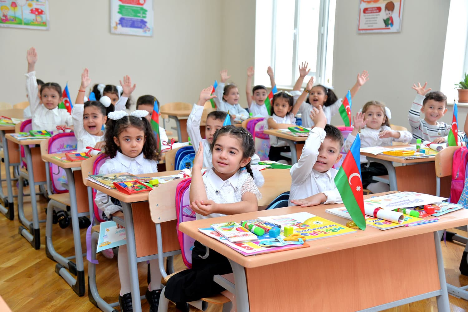 Birinci sinfə elektron qeydiyyatla bağlı valideynlərə müraciət