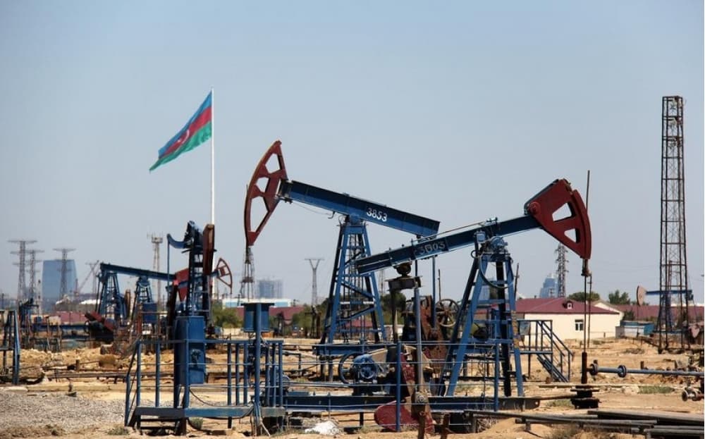 Dünya bazarlarında Azərbaycan nefti nisbətən ucuzlaşıb