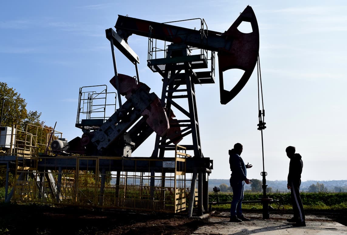 Brent markalı neftin bir barreli 74,42 dollara düşüb