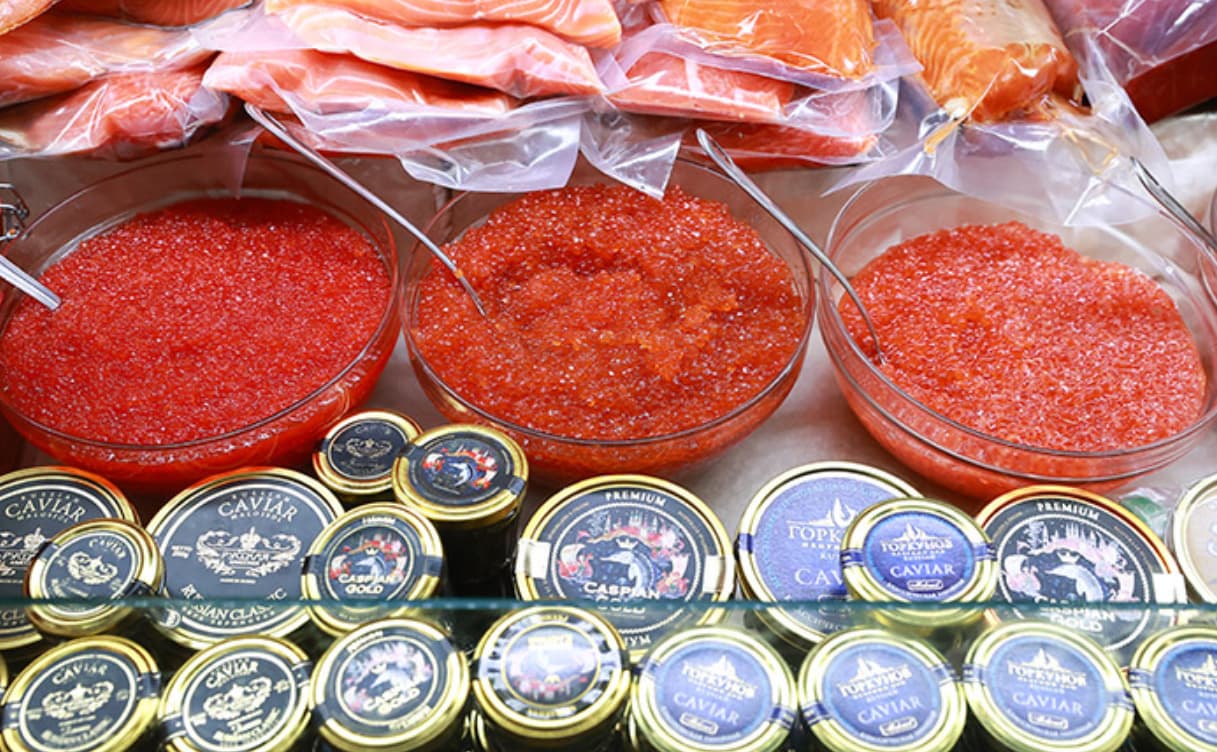 Balıqçılar Maslenitsa üçün qırmızı kürü çatışmazlığını istisna edirlər
