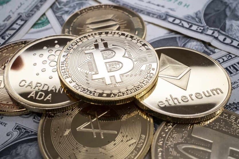 Bitcoin noyabr ayından bəri ən aşağı səviyyəyə düşüb