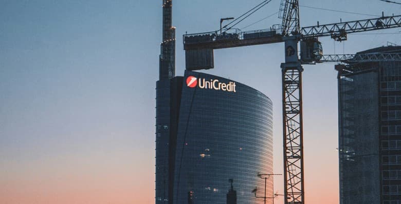 UniCredit CEO-nun 2024-cü ildə maaşı üçdə bir artır