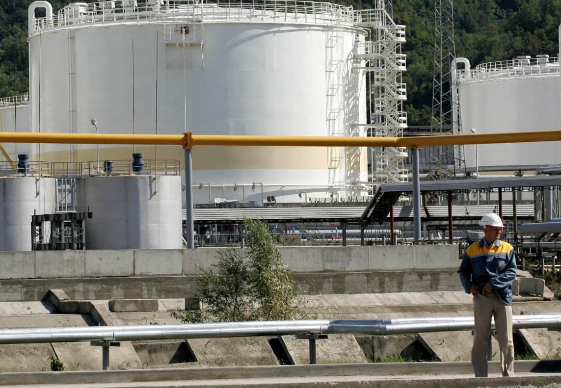 Brent neftinin qiyməti bir barel üçün 73 dollardan aşağı düşüb