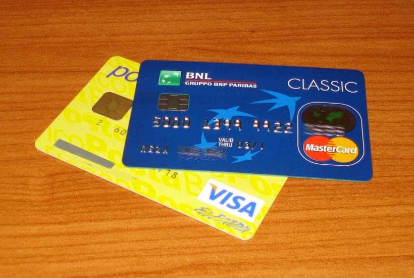 Qazaxıstan bankları 2025-ci ildə kart emissiyasını artırıb