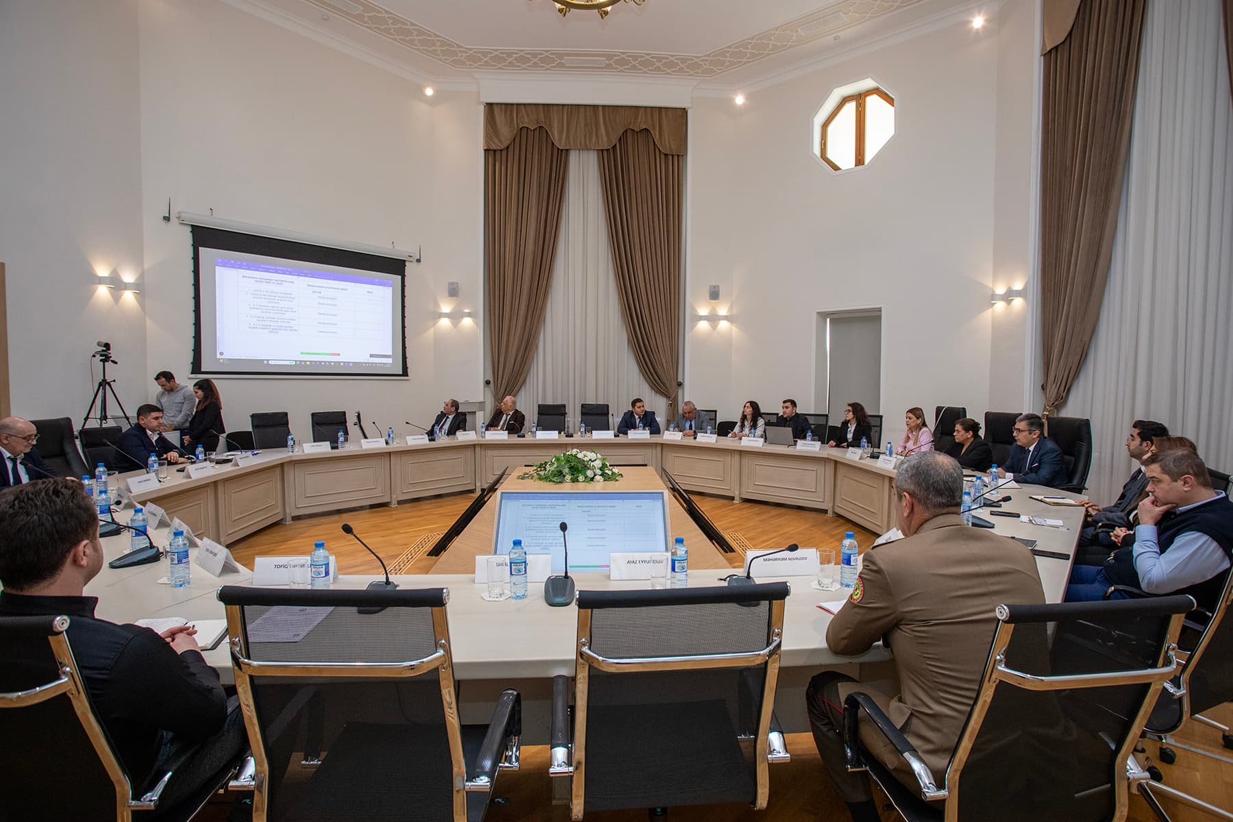 Elektroenergetika və bərpa olunan enerji sahəsində yeni standartlar qəbul edilib
