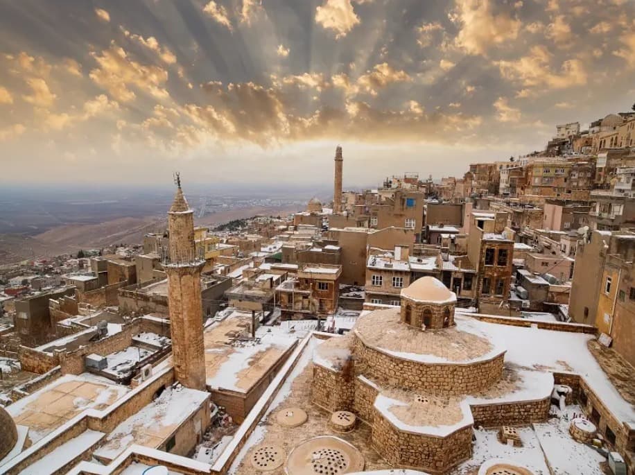 Turistlərin heyran qaldığı, tarixi özündə yaşadan Mardin: Qartal yuvasından Dara xarabalıqlarına