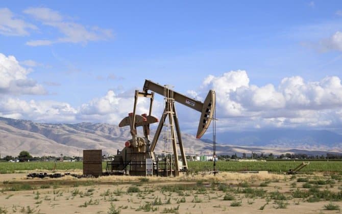 Brent markalı neftin bir barreli 70,04 dollara kimi bahalaşıb