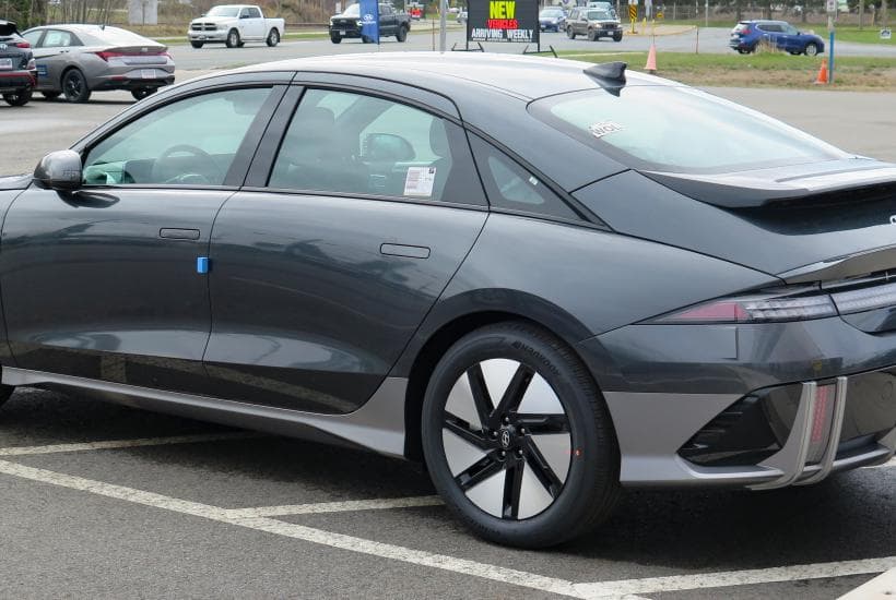 Dünya elektrikli avtomobillər bazarı çətin dövrlər keçirir