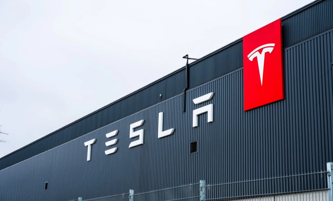 Qısa satıcılar Tesla səhmlərinin düşməsi ilə 16,2 milyard dollar qazandılar