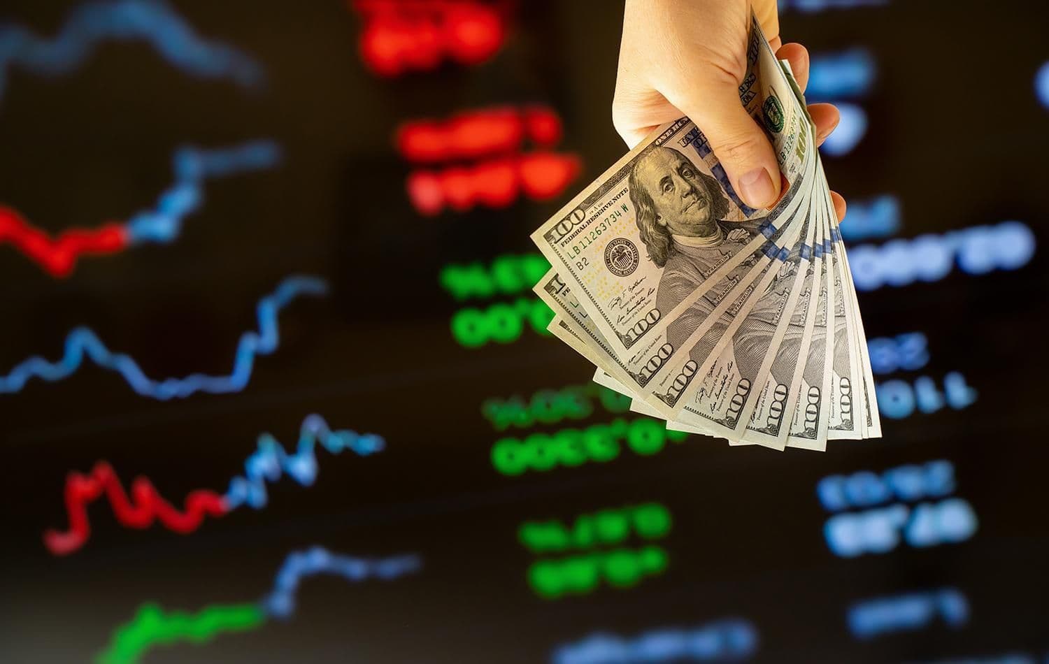 Investorlar ABŞ və Avropa səhmlərinə rekord yatırımlar edib