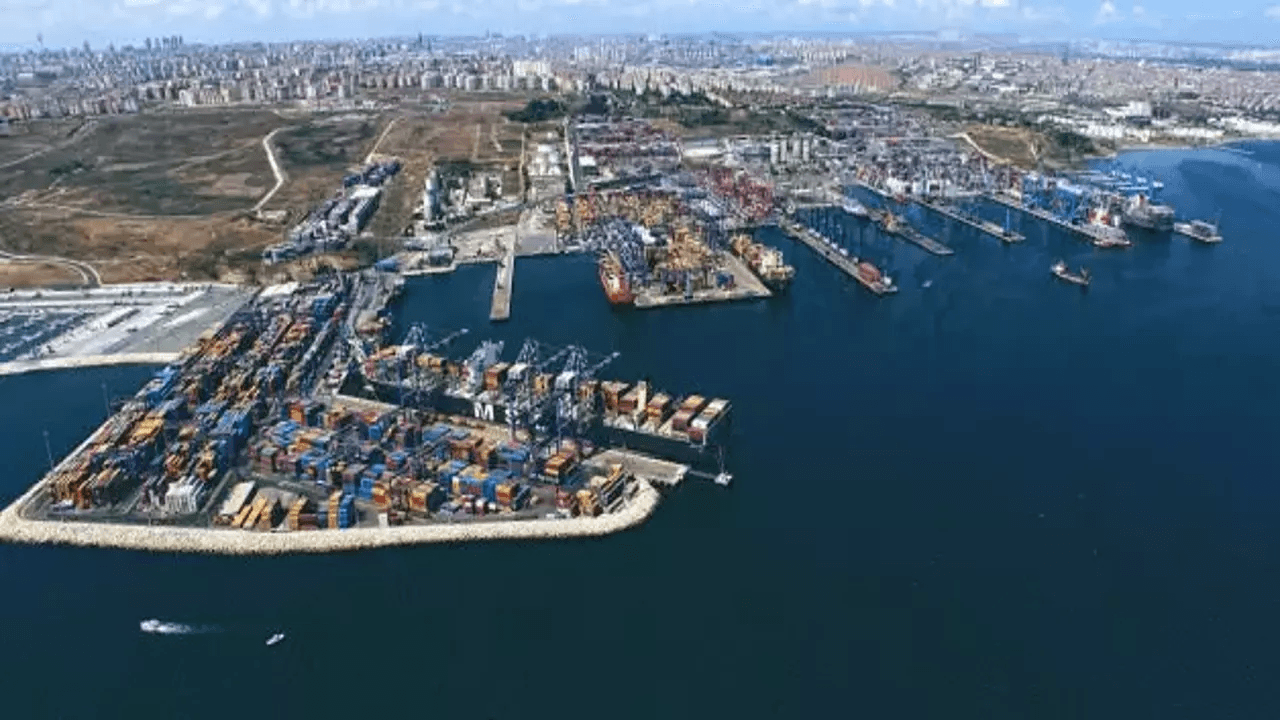 Türkiyənin Ambarlı limanı 278 min ton tranzit yük aşırıb