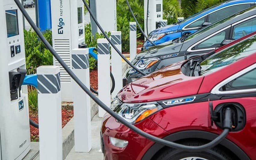 Azərbaycana elektromobil idxalı 42,9% azalıb