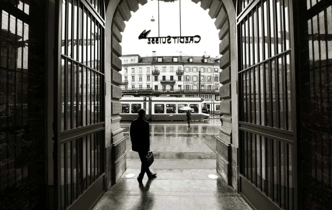 UBS, Credit Suisse biznesinin inteqrasiyası çərçivəsində İtaliyada iş yerlərini ixtisar edir
