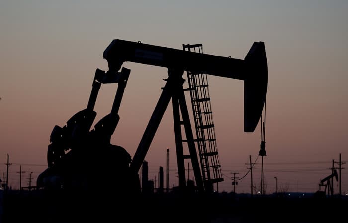 Brent neftinin qiyməti 2021-ci ilin avqustundan bəri ilk dəfə bir barel üçün 65 dollardan aşağı düşüb