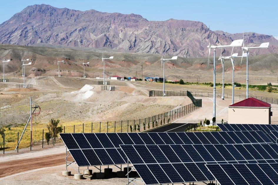 Naxçıvanda elektrik enerjisinin yarıdan çoxu alternativ mənbələrdən əldə olunub