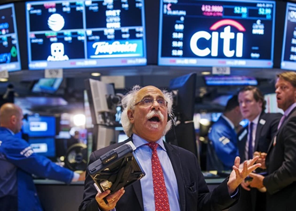 Wall Street 3%-dən çox aşağı açılır