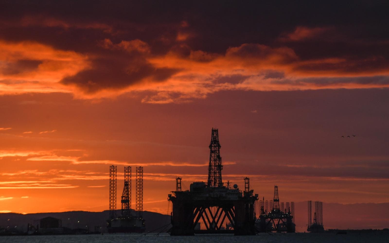 Brent markalı neftin bir barreli 63,1 dollara düşüb