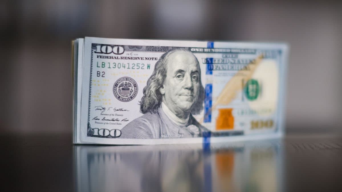 Dollar idxal tarifləri qeyri-müəyyənliyi ilə zəifləməyə davam edir