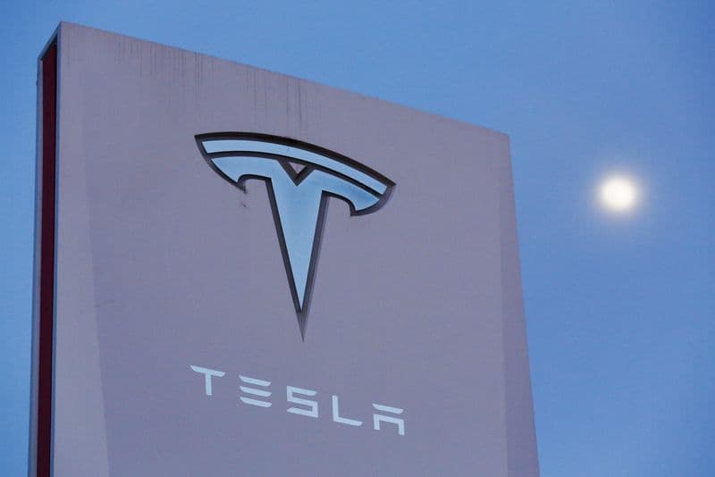 Tesla ucuz Model Y planlarını təxirə saldı