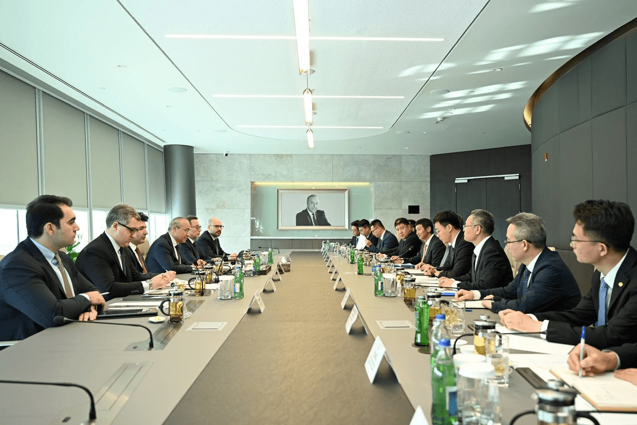 Azərbaycan və “PowerChina” bərpa olunan enerji üzrə əməkdaşlıq imkanlarını müzakirə edib