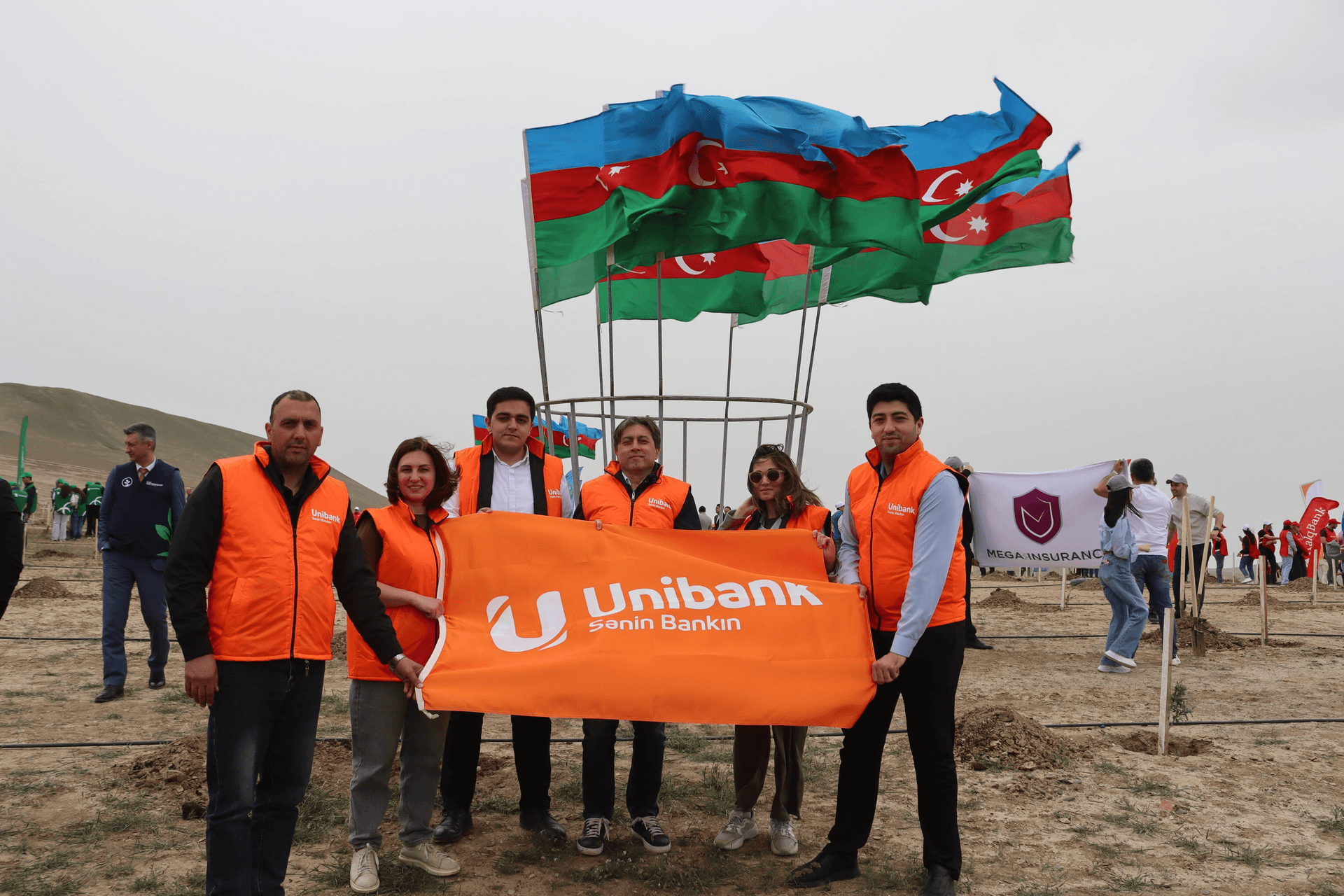 Unibank ağacəkmə aksiyasında iştirak edib