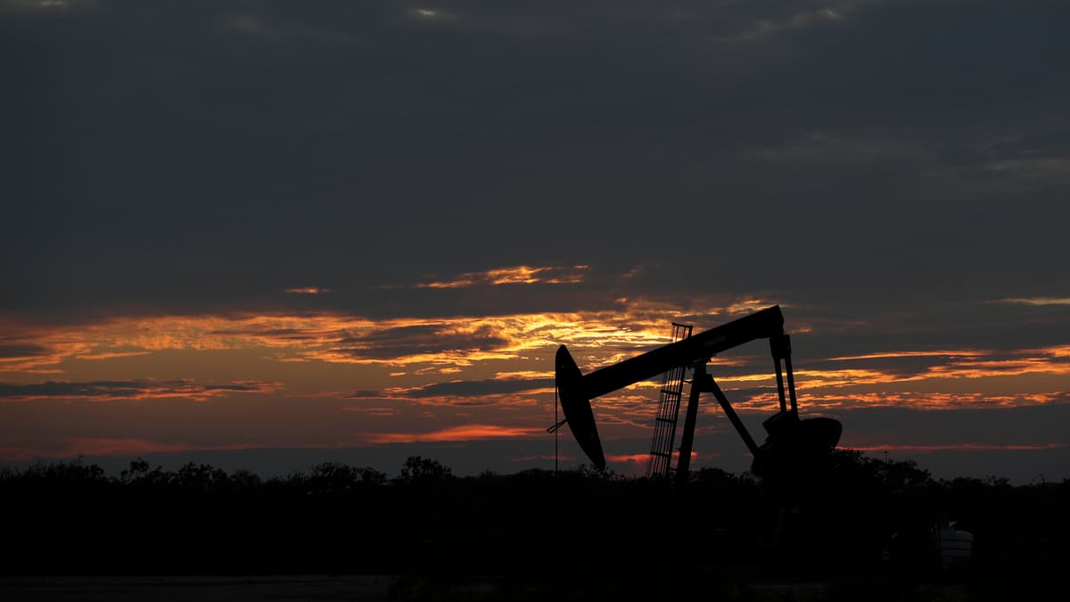 Brent qırmızıda qalır və bir barel üçün 66,2 dollara satılır