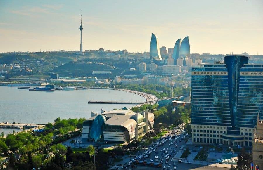 Azərbaycan iqtisadiyyatına kredit qoyuluşu 30 milyard manat həddinə yaxınlaşır