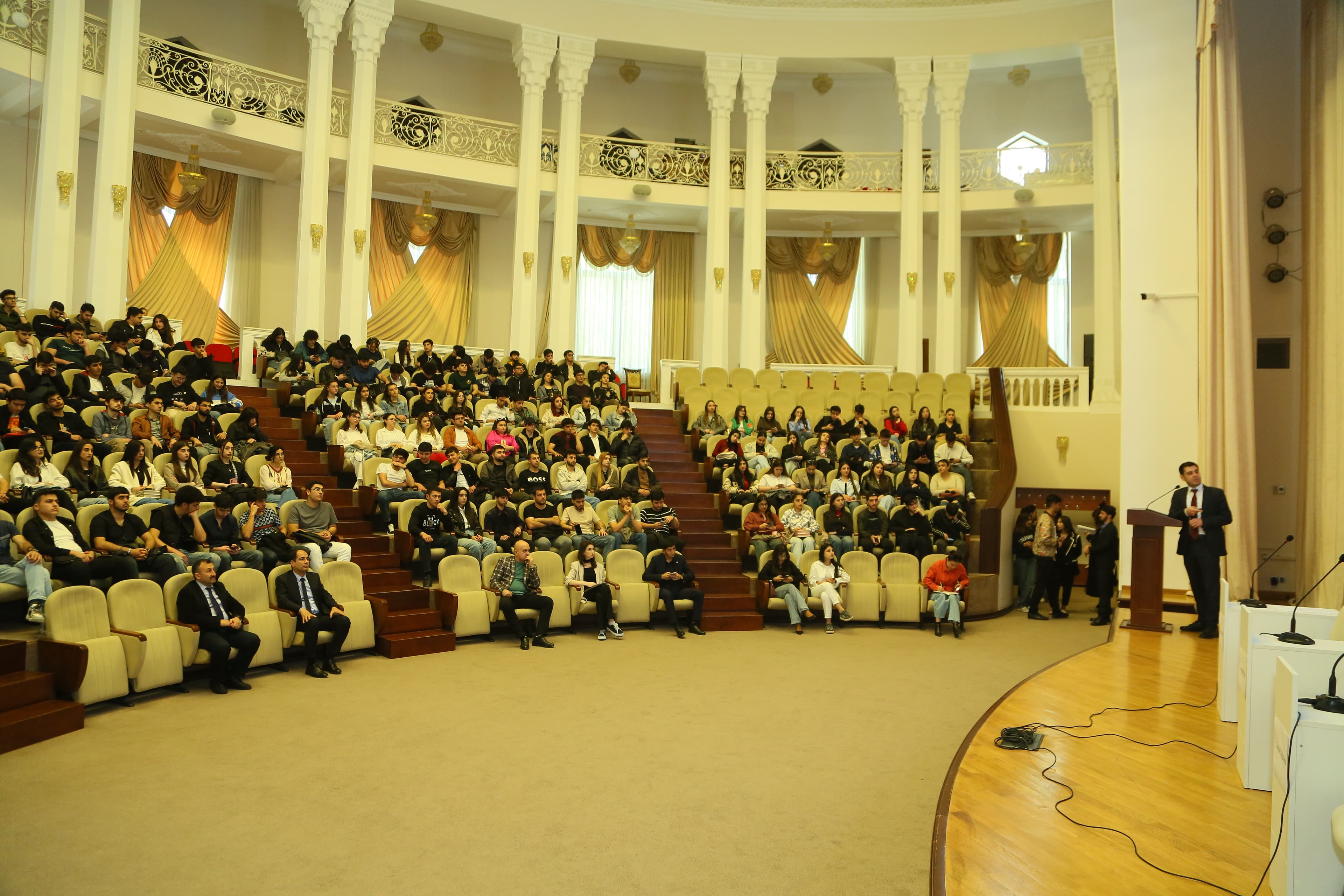Azexport.az və AzTU tələbələri arasında rəqəmsal biznes dialoqu baş tutub