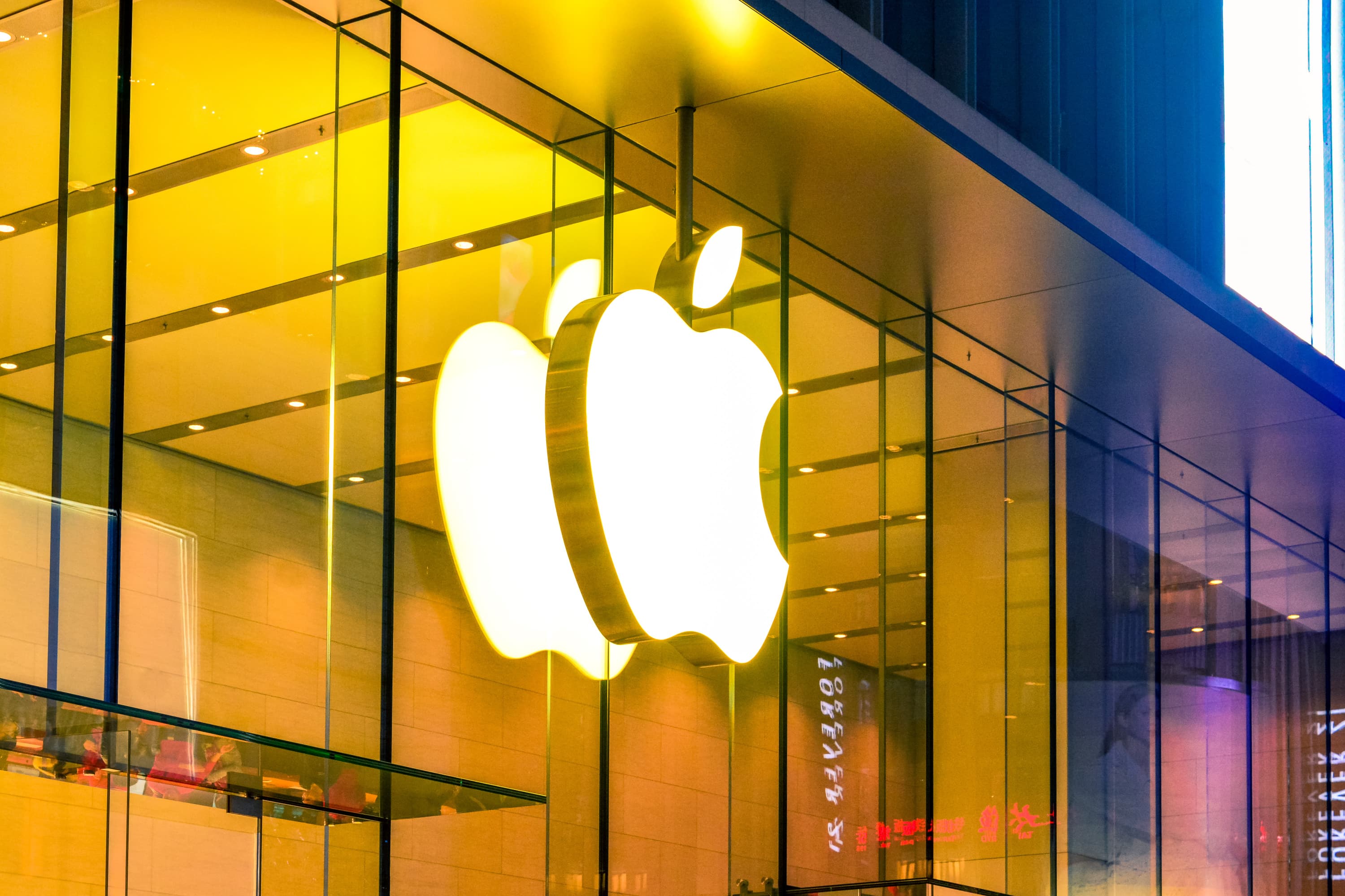 Apple 2-ci rübdə xalis mənfəətini və gəlirini bazar gözləntilərindən çox artırdı