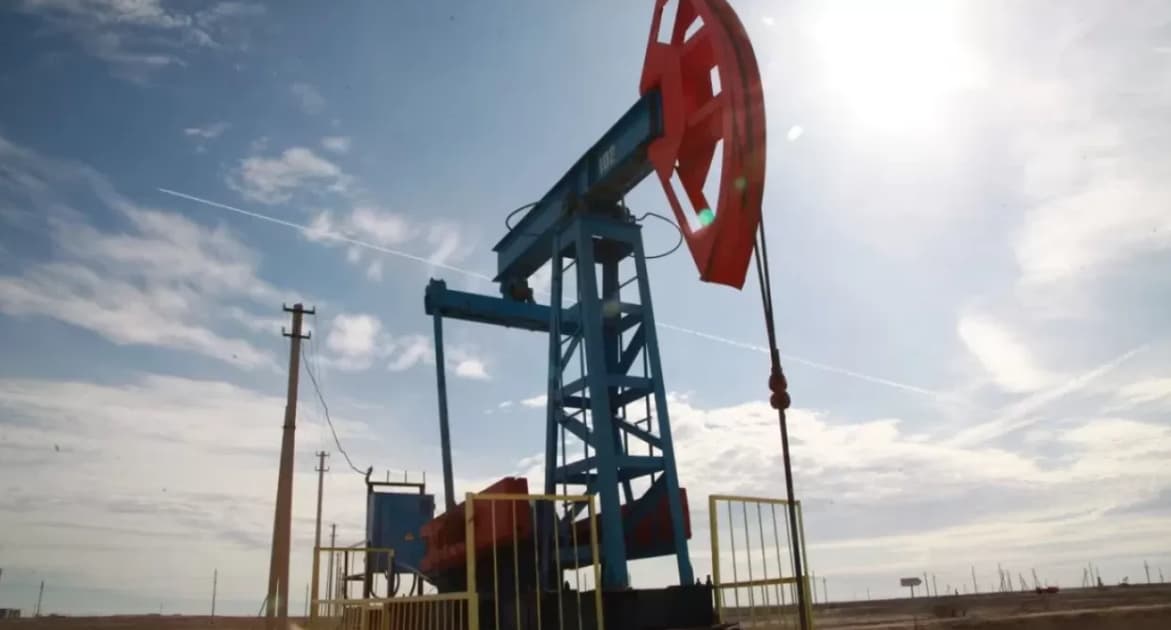 Neftin qiyməti mülayim ucuzlaşmaya doğru gedir, Brent 61,84 dollar/barelə qədər ucuzlaşır