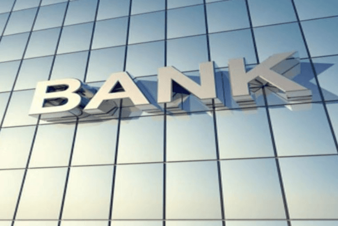 Bankların qazancı 898 milyon manata çatıb