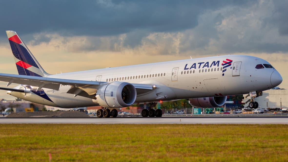 Delta Air 1 milyard dollarlıq səhmlərini geri alacaq