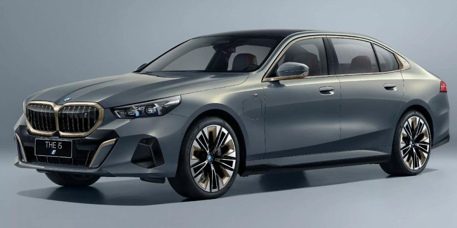 BMW 2028-ci il üçün yeni 5-Series modelini təqdim edir