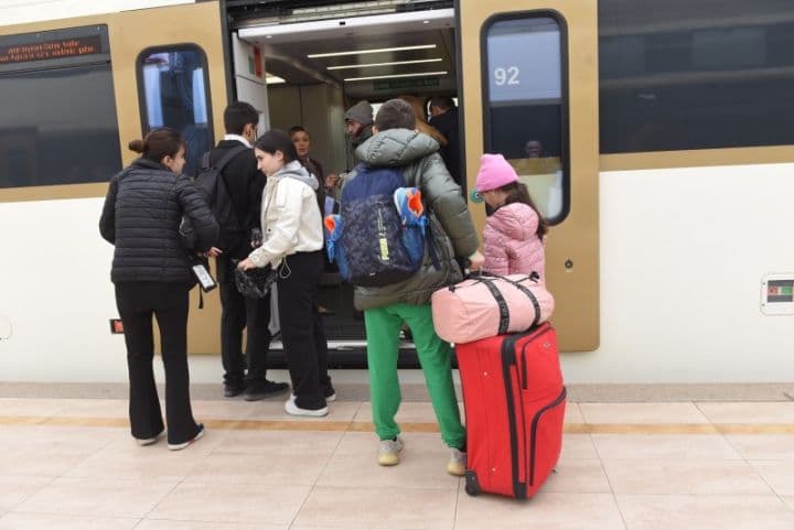 Dəmir yolları ilə sərnişin sayı 16% artıb