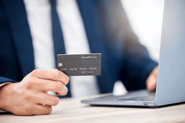 Kart sahibləri üçün 5 000 manatadək kredit limiti imkanı