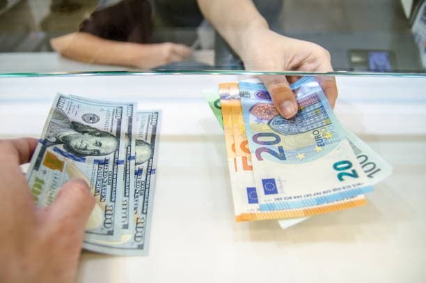 Azərbaycana daxil olan və xaricə göndərilən sürətli pul köçürmələri azalıb