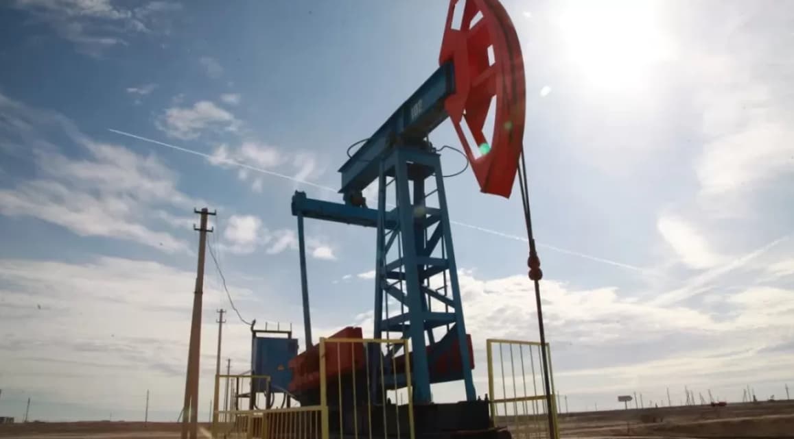 Neftin qiyməti təxminən 3% artıb, Brent bir barel üçün 64,55 dollara satılır