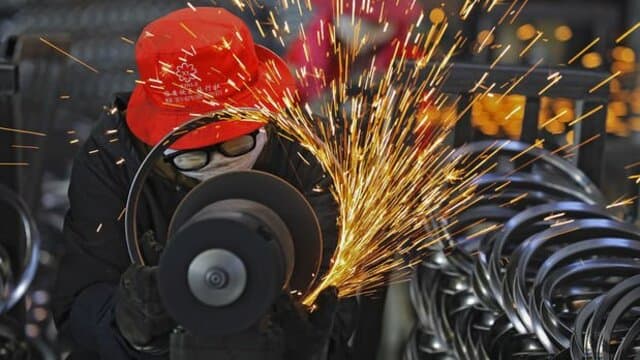 Tariflər vurulduqca Çinin Caixin istehsal PMI indeksi aşağı düşüb